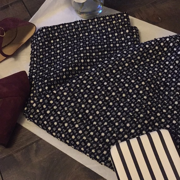 NWT Banana tweed pencil skirt - Picture 3 of 7